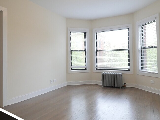 2645 N Spaulding Ave in Chicago, IL - Building Photo - Building Photo