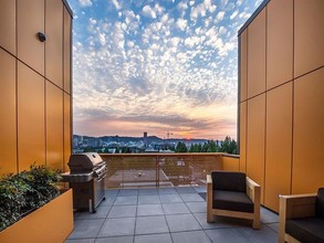 Lower Burnside Lofts in Portland, OR - Foto de edificio - Building Photo