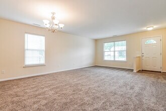 676 Yorkshire Dr in Clayton, NC - Building Photo - Building Photo