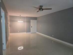 639 W Oakland Park Blvd in Wilton Manors, FL - Building Photo - Building Photo