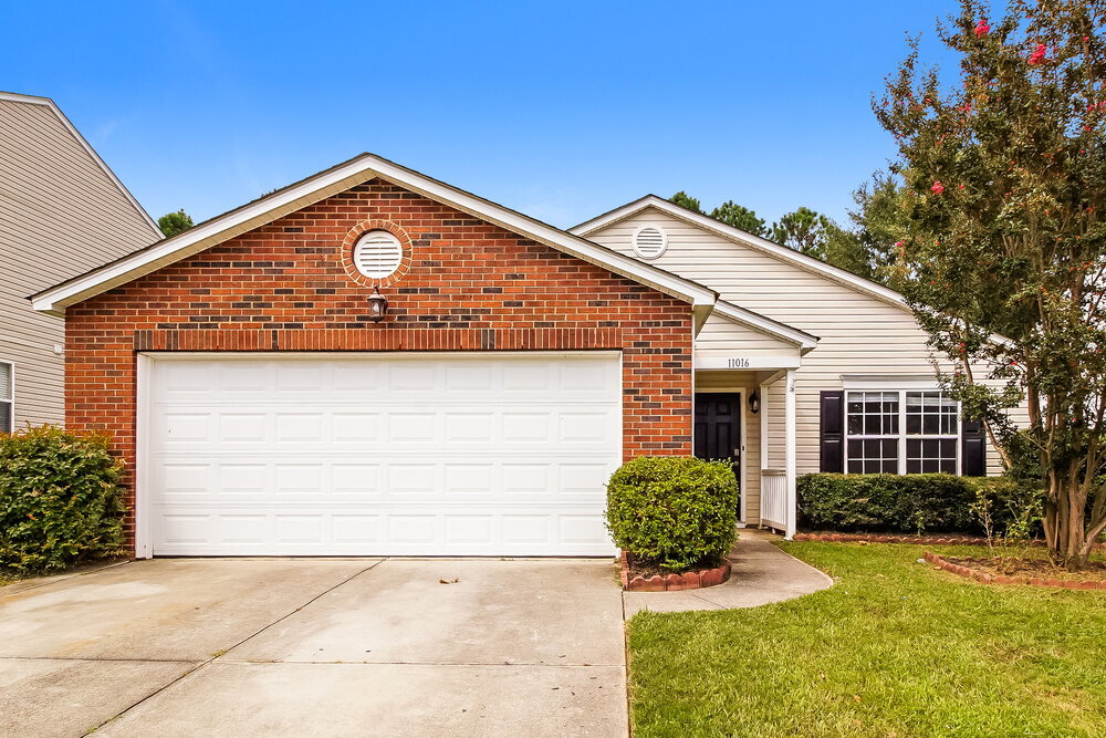 11016 Thousand Oaks Dr in Huntersville, NC - Building Photo