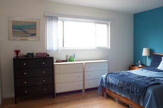 110 Brooks Ave, Unit 4 in Venice, CA - Foto de edificio - Building Photo