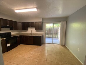 3976 Crayrich Cir in Orlando, FL - Building Photo - Building Photo