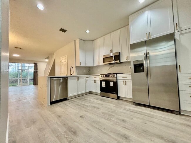3626 San Simeon Cir in Weston, FL - Building Photo - Building Photo