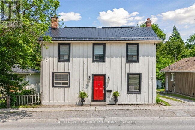 19277 Yonge St in East Gwillimbury, ON - Building Photo - Building Photo