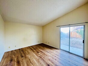 5325 Adobe Dr in Palmdale, CA - Building Photo - Building Photo
