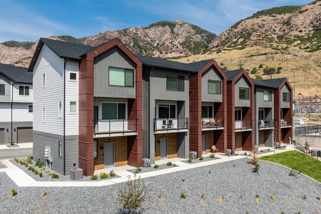 Enduro Townhomes in Ogden, UT - Building Photo - Building Photo