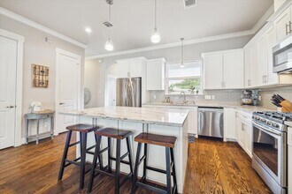 829 Wakefield Dr in Houston, TX - Building Photo - Building Photo