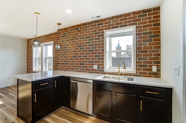 309 N Elizabeth St, Unit Apt.D