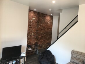 3307 Iowa St, Unit 2 in Pittsburgh, PA - Foto de edificio - Building Photo