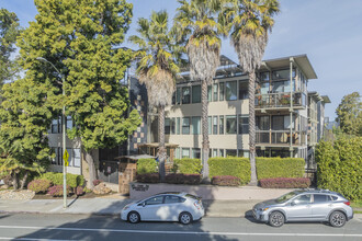 The Claremont Terrace in Oakland, CA - Building Photo - Primary Photo