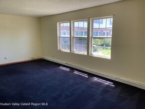 18 Huguenot St in New Paltz, NY - Building Photo - Building Photo
