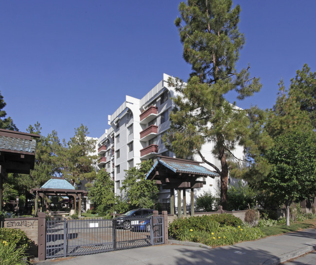 Fuji Towers in San Jose, CA - Building Photo - Building Photo