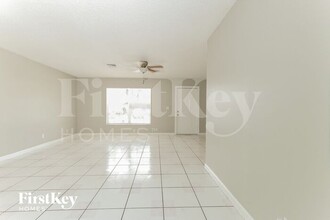 6187 Wauconda Way W in Greenacres, FL - Foto de edificio - Building Photo