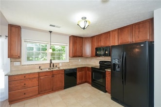 3237 Creek Hollow Dr in Marietta, GA - Foto de edificio - Building Photo