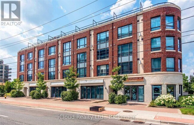 property at 724 Sheppard Ave W