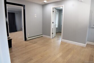 617 Smithtown Ave in Bohemia, NY - Building Photo - Building Photo
