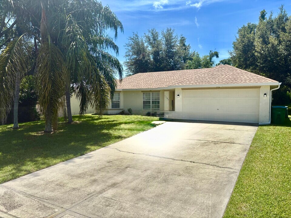 1183 S Cooper Dr in Deltona, FL - Building Photo