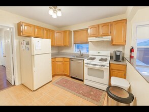 2819 21st Ave, Unit 1 in Astoria, NY - Foto de edificio - Building Photo