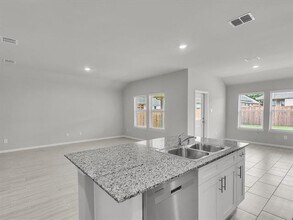 1336 Tierra Blanca Dr in Fort Worth, TX - Foto de edificio - Building Photo
