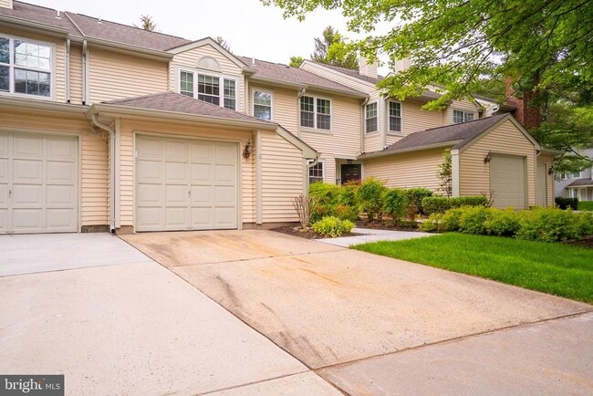 3 Towpath Ct in Princeton, NJ - Building Photo - Building Photo