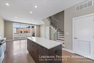 2810 W Walton St in Chicago, IL - Building Photo - Building Photo