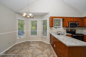 10710 Hickory Cove Ct in Louisville, KY - Building Photo - Building Photo