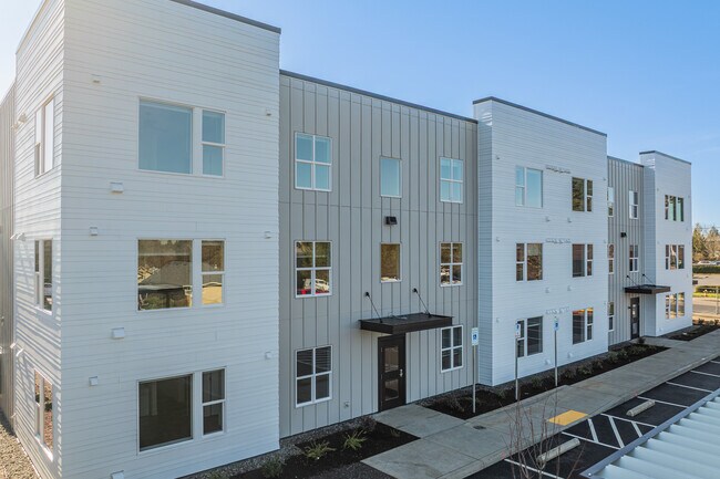 Northwest 99 Apartments in Vancouver, WA - Foto de edificio - Building Photo