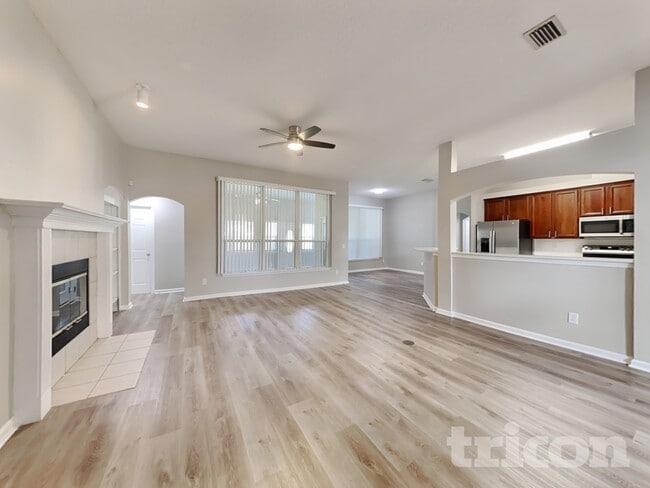 1668 Hidden Forest Ln in Jacksonville, FL - Foto de edificio - Building Photo