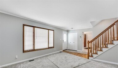 11328 Kingsley Dr in Grand Blanc, MI - Foto de edificio - Building Photo