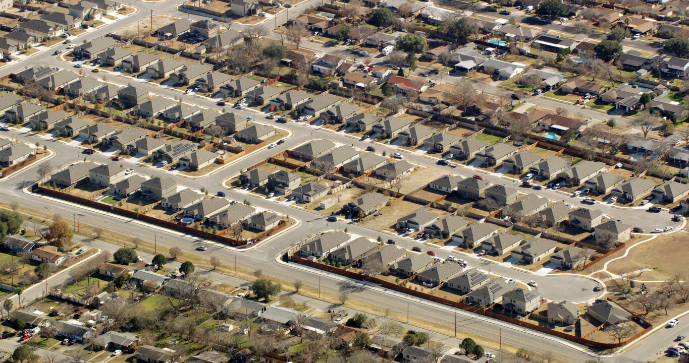 M/I Homes Sage Valley in San Antonio, TX - Building Photo