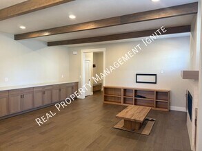 2242 NW Reserve Camp Ct in Bend, OR - Building Photo - Building Photo