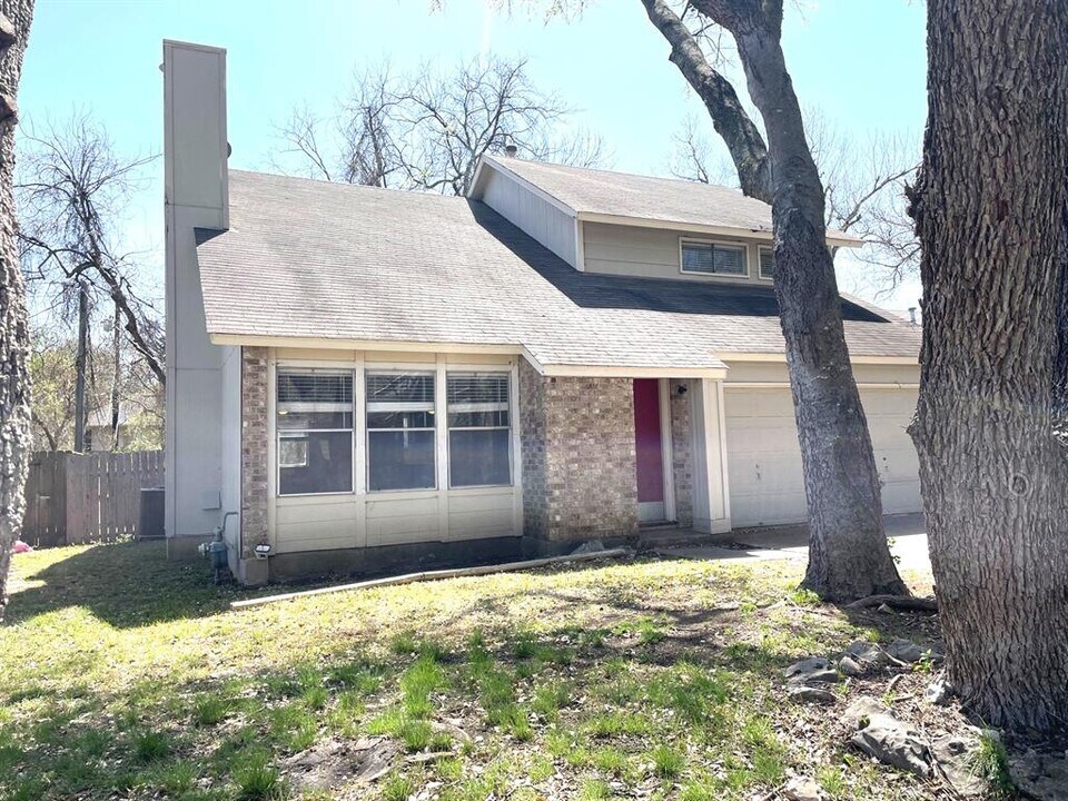 9611 Meadowheath Dr in Austin, TX - Building Photo