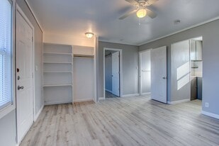 Eastgate Apartments in Portland, OR - Building Photo