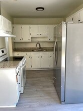 636 Jeb Stuart Dr in Jonesboro, GA - Building Photo - Building Photo