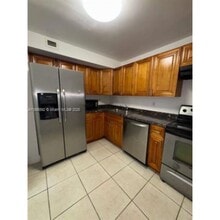 4235 N University Dr in Sunrise, FL - Foto de edificio - Building Photo