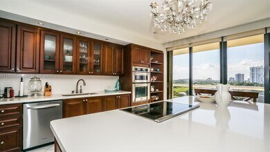 20191 E Country Club Dr in Aventura, FL - Building Photo - Building Photo