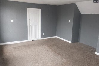 416 W Jackson St, Unit 8 in Muncie, IN - Foto de edificio - Building Photo