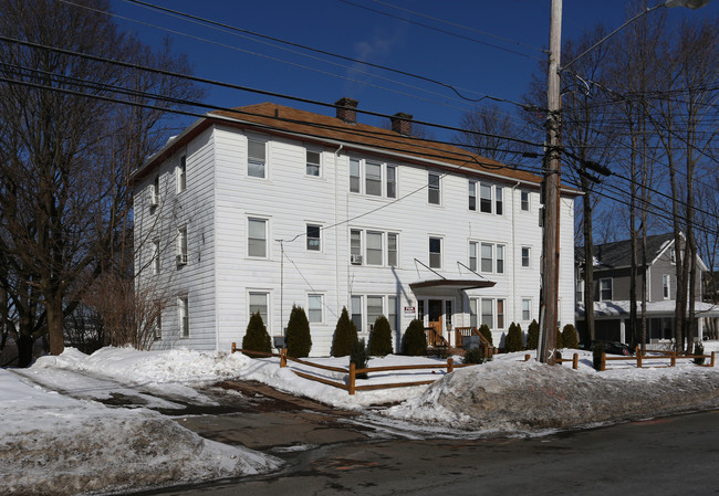 690 Broad St in Meriden, CT - Building Photo - Building Photo