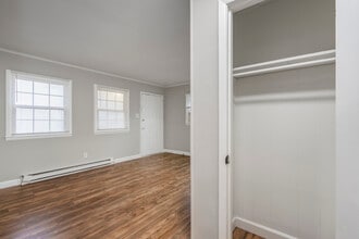 Oaklawn West in Charlotte, NC - Foto de edificio - Interior Photo