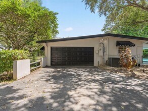 9310 SW 70th Ave in Miami, FL - Building Photo - Building Photo