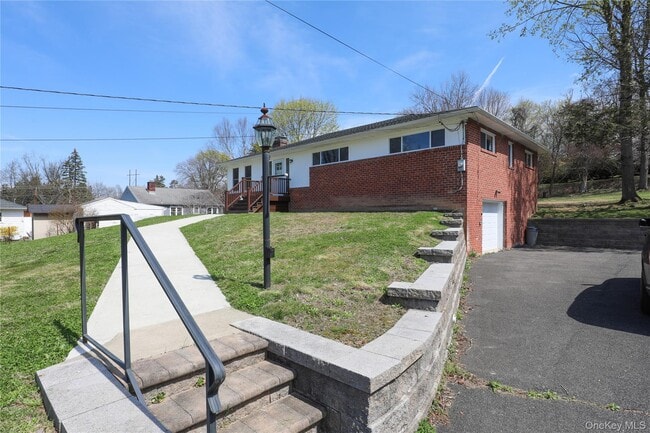 111 Zandhoek Rd in Hurley, NY - Building Photo - Building Photo