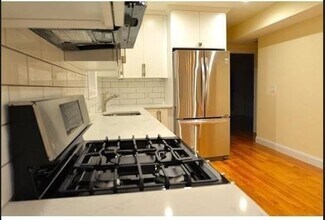 122 Coleridge St, Unit 1 in Boston, MA - Building Photo - Building Photo