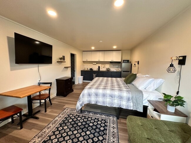 470700 US-95 in Sagle, ID - Building Photo - Building Photo