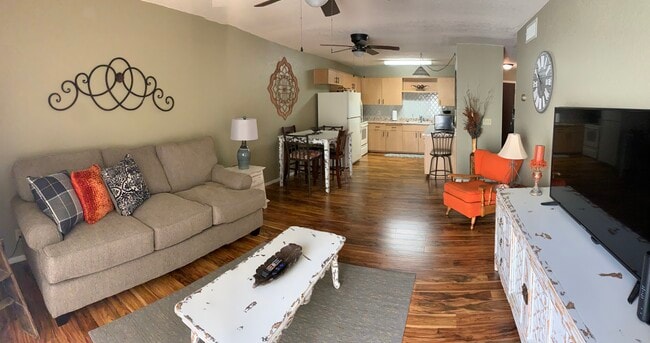 2094 Mesquite Ave, Unit 121 in Lake Havasu City, AZ - Building Photo - Building Photo