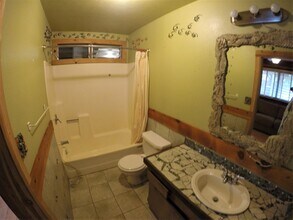 1 person in Kapaa, HI - Foto de edificio - Building Photo