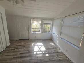 301 S 7th St in Fort Pierce, FL - Foto de edificio - Building Photo