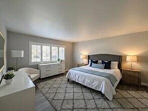 345 N Melrose Dr in Vista, CA - Building Photo - Building Photo