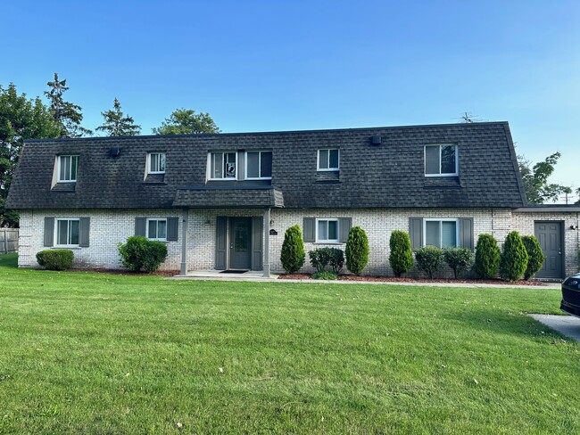 property at 1609 River Rd