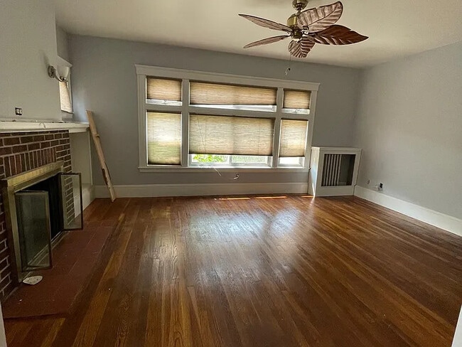 254 Boutelle St, Unit #1 in Fitchburg, MA - Building Photo - Building Photo